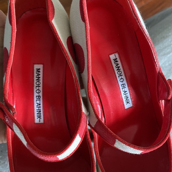 Manolo Blahnik red polka dot heels - Picture 5 of 10